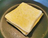 Foto del paso 2 de la receta: "Bikini", Sándwich mixto de Jamón York con tres Quesos