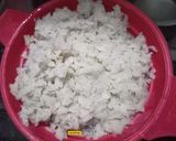 A picture of step 1 of Poha Donut Vada.