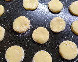 Foto del paso 1 de la receta: Alfajores de maicena, dulce de leche y nuez