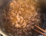 A picture of step 4 of Gyudon (beef bowl).