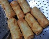 Foto langkah ke 6 dari resep Lumpia isi Wortel Jamur.