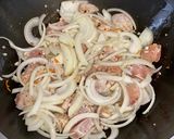 A picture of step 2 of Chicken & Shrimp Noodles.