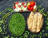 A picture of step 3 of Dana Palak Curry.