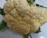 Foto langkah ke 1 dari resep Oseng Kembang Kol dan Sosis.