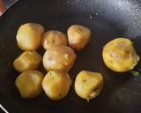 Foto del paso 1 de la receta: Papas🥔 criollas🧆 doradas con tomillo🌿