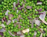 A picture of step 2 of Arakas--Greek Potato and Pea Stew.