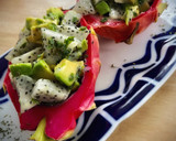 Foto del paso 4 de la receta: Dip de pitahaya con aguacate