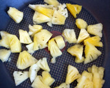 Ananásszal sült kelbimbó recept fázis 2 fotója