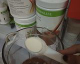 Foto langkah ke 3 dari resep Banana coklat smooties herballife.