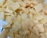 Foto del paso 4 de la receta: Calabacín relleno de pisto con queso emmental