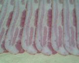 Burgonyás, baconös, sajtos csiga szezámmaggal recept fázis 4 fotója