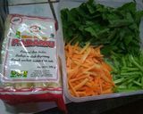 Foto langkah ke 1 dari resep Bihun goreng isi ayam orak arik telur.