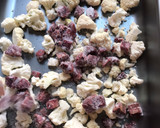 Foto del paso 2 de la receta: Coliflor y betabel asados con queso azul y nueces de Castilla