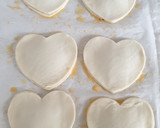 Foto del paso 7 de la receta: Piruletas corazón de hojaldre relleno de mermelada