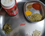 A picture of step 2 of Karara Aloo.