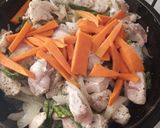Foto del paso 2 de la receta: Spaghetti con pollo salteado
