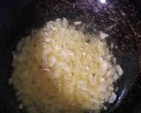 A picture of step 5 of Noodles Stuffed Bunny Chow.