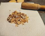Foto del paso 3 de la receta: Postre frío de chocolate con mermelada de arándanos y galletas rellenas de chocolate
