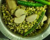 A picture of step 1 of Mungodon ki chaat.