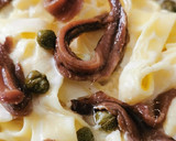 Foto del paso 4 de la receta: Tagliatelle a la crema de edam con Anchoas y Alcaparras