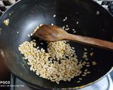 दानेदार बेसन के लड्डू(danedar besan ke laddu recipe in hindi) रेसिपी चरण 2 फोटो