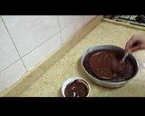 صورة لخطوة 9 من وصفة كيك شوكولاته بدون دقيق