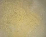Foto langkah ke 1 dari resep Mie telur gulung.