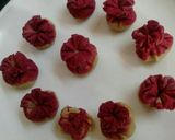 A picture of step 7 of Flower Samosas.