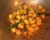 A picture of step 2 of Aloo Bhindi.
