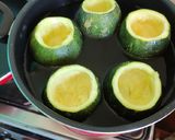 Foto del paso 2 de la receta: Zapallo Italiano relleno con arroz árabe