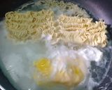 Foto langkah ke 2 dari resep Mie kuah Telur.