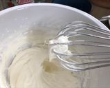 Foto langkah ke 6 dari resep Bola-bola brownis keju isi strawberry.