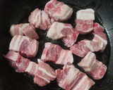 Foto del paso 2 de la receta: Arroz con costillas y espinacas