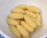 Foto langkah ke 1 dari resep Cocktail Bun ~ Almond and Coconut Filling.