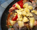 Foto langkah ke 9 dari resep Udang pedas asam manis.