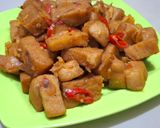 Foto langkah ke 4 dari resep Tumis Tempe Gembus Kecap Pedas.