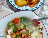 Foto langkah ke 4 dari resep Sop Oyong Tahu.