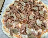 Foto del paso 4 de la receta: Pizza hojaldre de sobras de los tomates rellenos