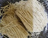 A picture of step 1 of Gravy CHICKEN NOODLES.