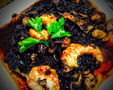 Foto del paso 12 de la receta: Arroz negro integral con chipirones gambas vieyras y mejillones