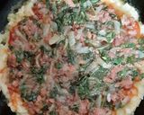 Foto langkah ke 4 dari resep Pizza Nasi Topping Bayam.