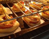 Foto langkah ke 6 dari resep Roti Smoked Beef Mozarella.