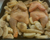 Foto del paso 4 de la receta: Pollo asado al horno con patatas