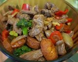 Foto langkah ke 3 dari resep Daging oseng paprika.