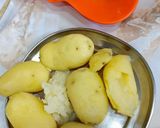 A picture of step 1 of Paneer Potato Tikki With Temerind Saunth.
