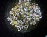 Foto langkah ke 2 dari resep Cumi Asin Sambel Ijo.