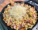 Une image de l'étape 12 de Pâtes d’Alsace aux légumes sautés, saucisses et emmental.