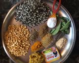 A picture of step 1 of Kali mah chanaki dal.