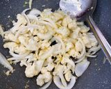 Hình bước làm 3 của món Mì udon xào