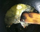 A picture of step 2 of White sauce chicken pasta.